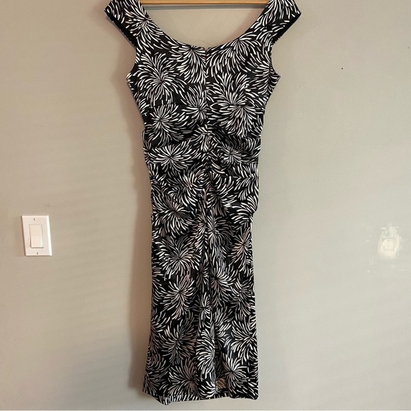 Jessica Black and White Ruched Sheath Midi Dress - Picture 5 of 6